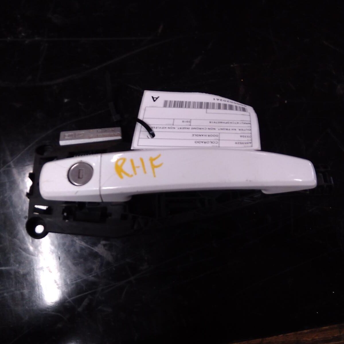 2015 HOLDEN COLORADO DOOR HANDLE