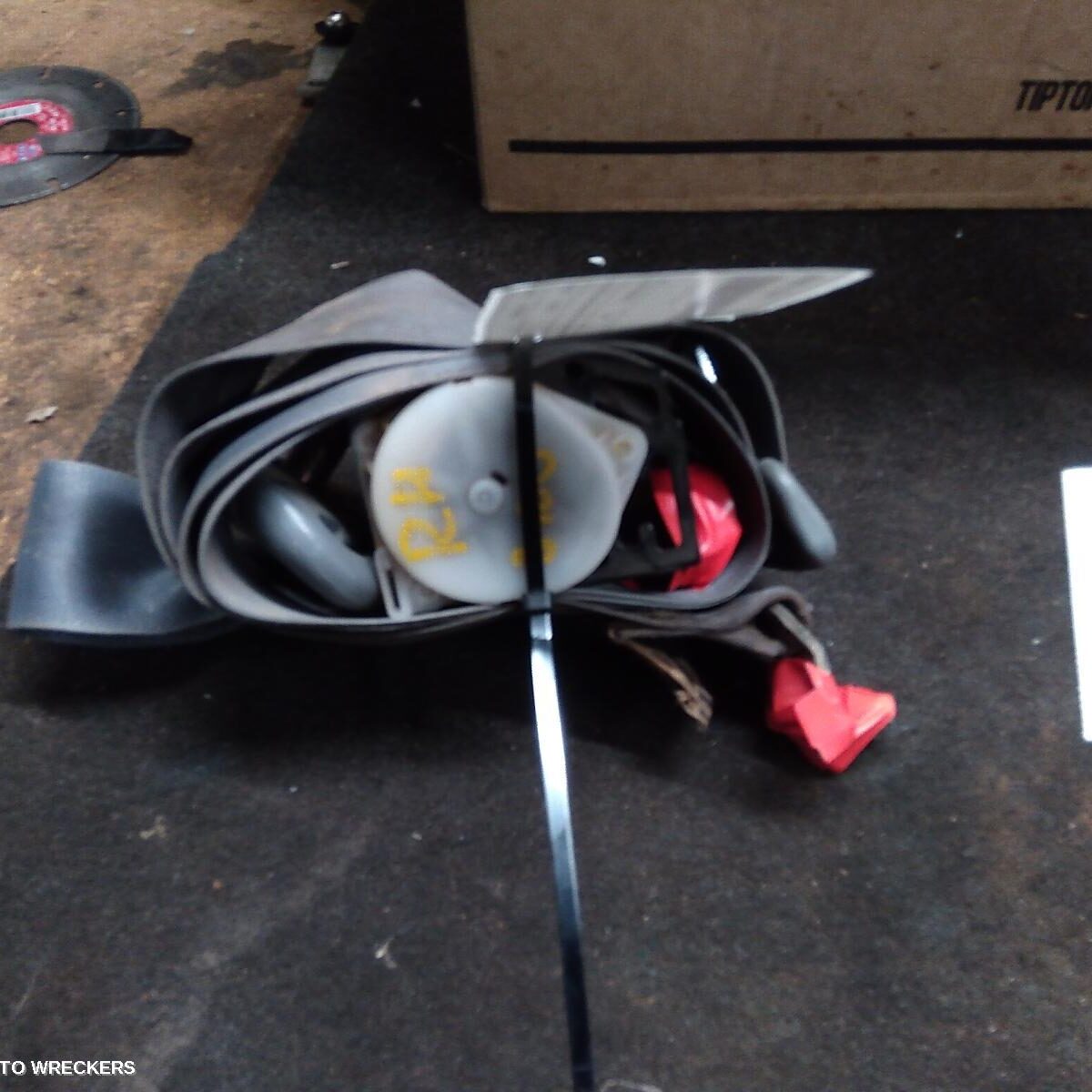 1999 TOYOTA LANDCRUISER Seatbelt/Stalk