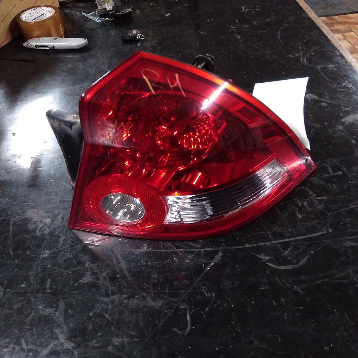 2003 HOLDEN COMMODORE RIGHT TAILLIGHT