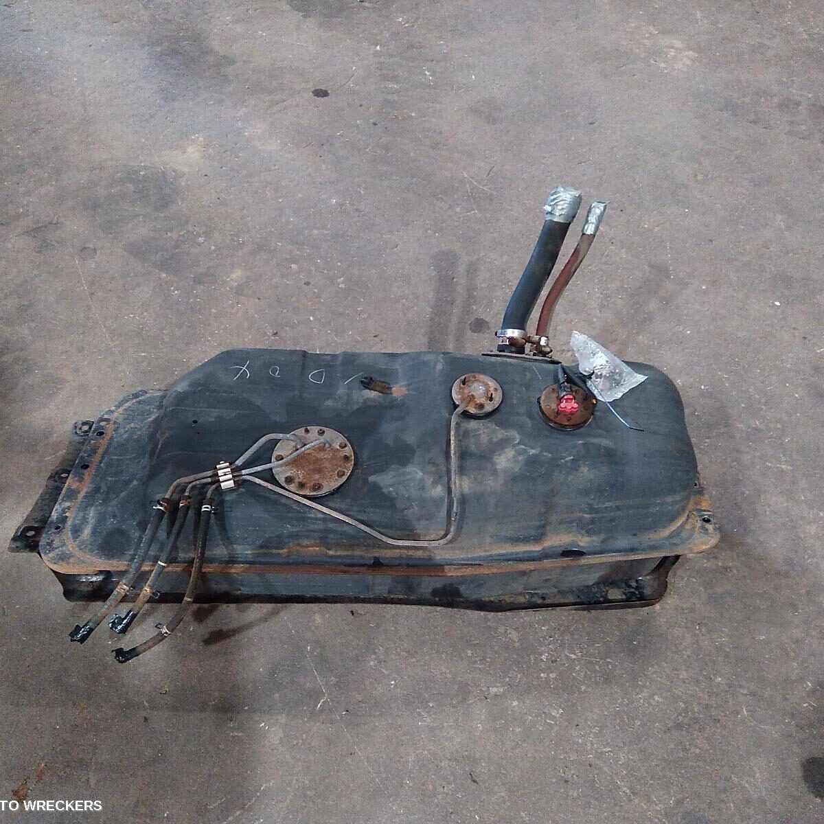 2004 TOYOTA HILUX Fuel Tank