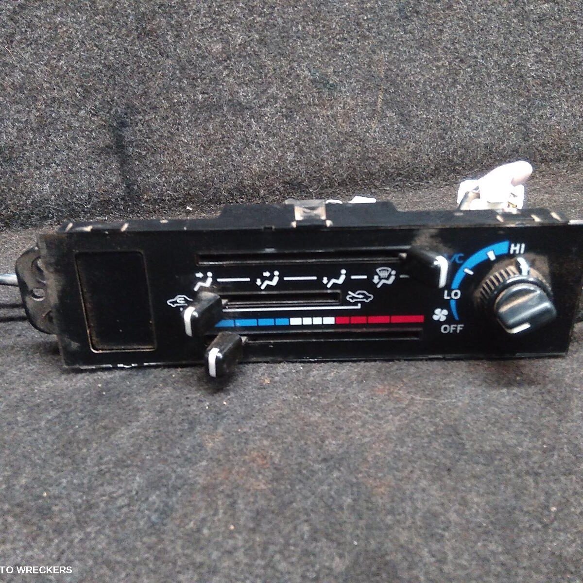 2018 TOYOTA LANDCRUISER Heater/Ac Controls