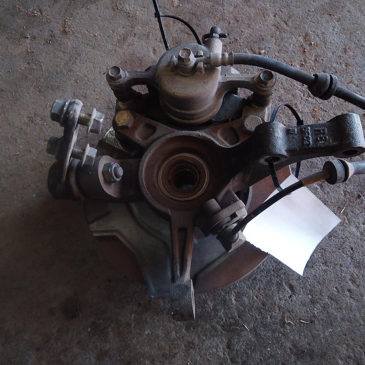 2006 HOLDEN BARINA RIGHT FRONT HUB ASSEMBLY