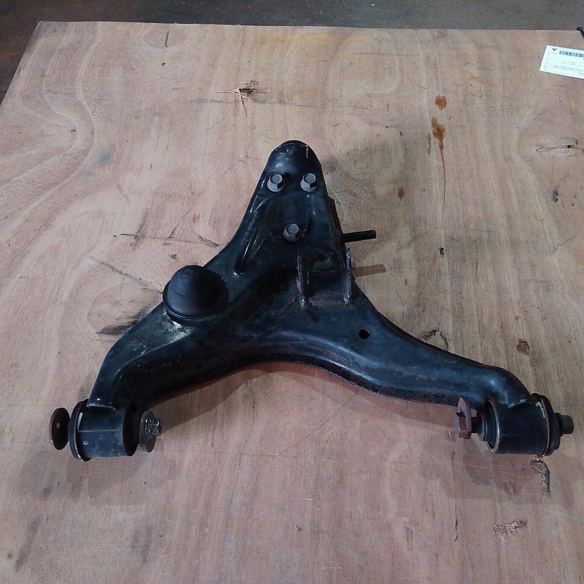 2016 MITSUBISHI TRITON LEFT FRONT LOWER CONTROL ARM