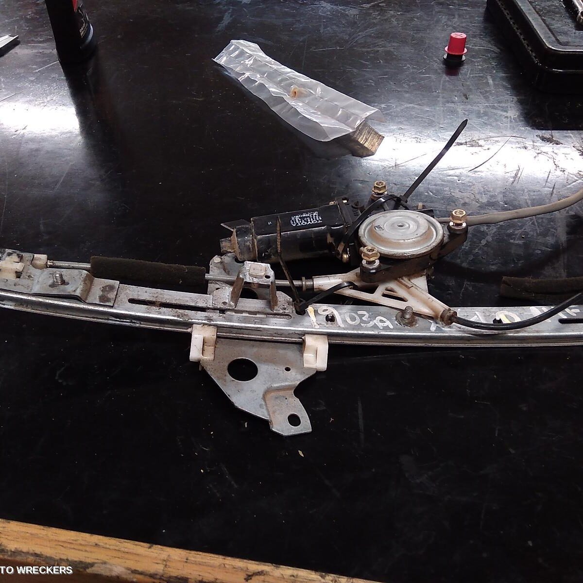 1993 TOYOTA CAMRY Right Front Window Reg/Motor