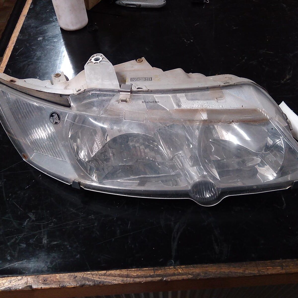 2003 HOLDEN COMMODORE RIGHT HEADLAMP