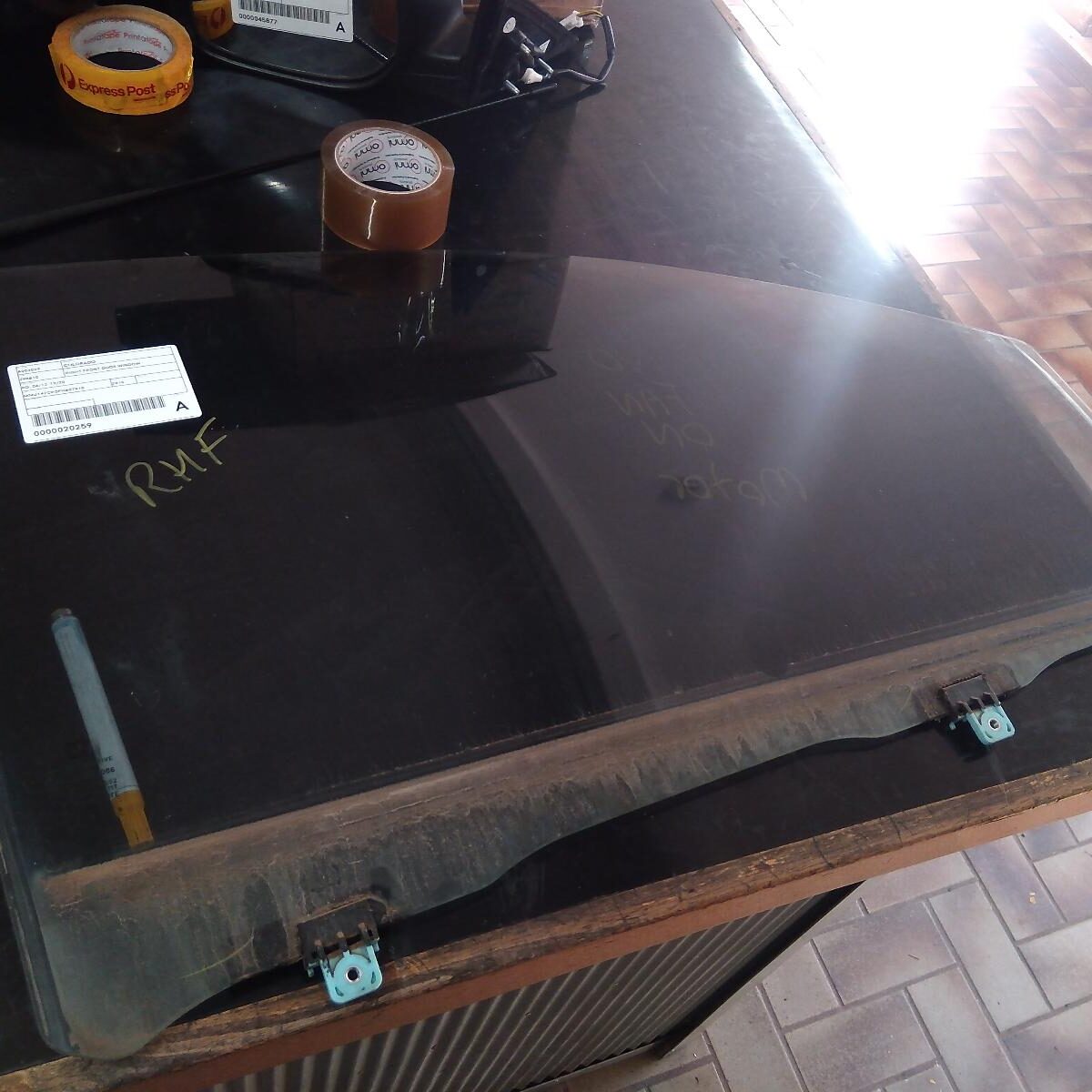 2015 HOLDEN COLORADO RIGHT FRONT DOOR WINDOW