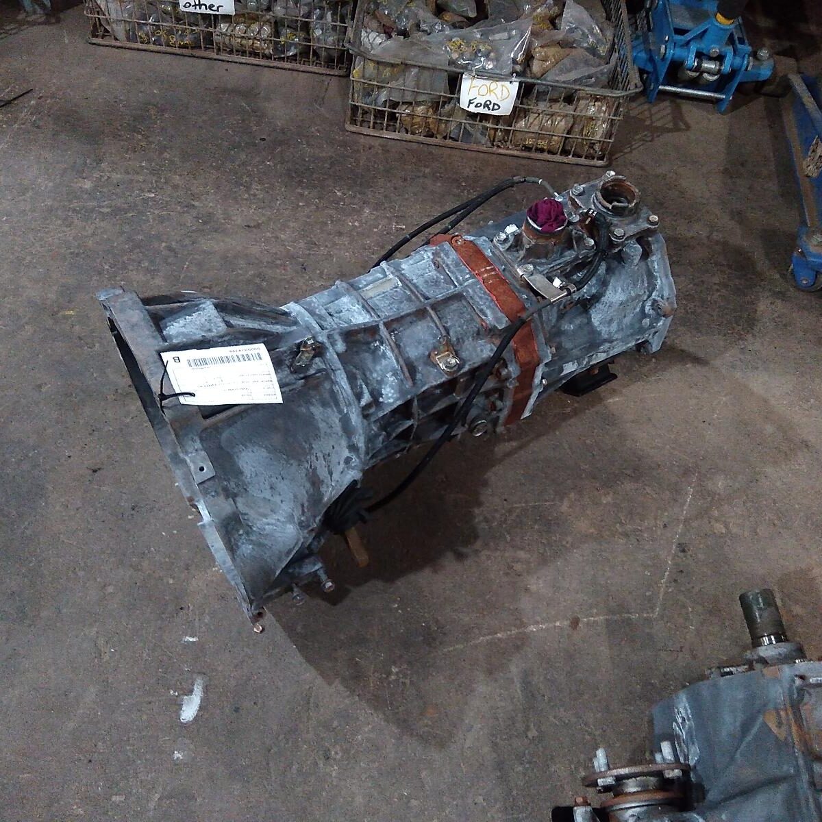 2013 TOYOTA HILUX TRANS/GEARBOX