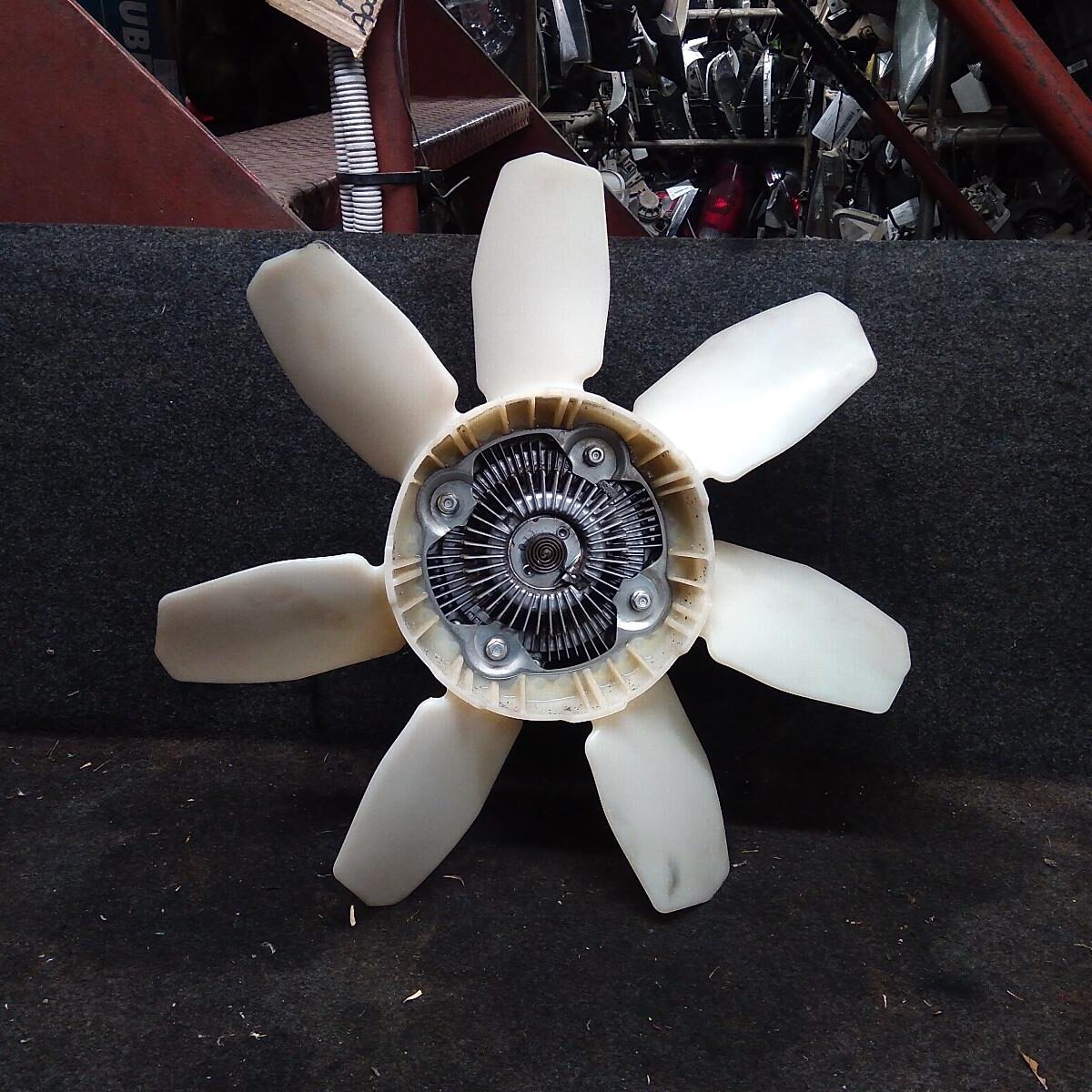 2011 TOYOTA HILUX FAN