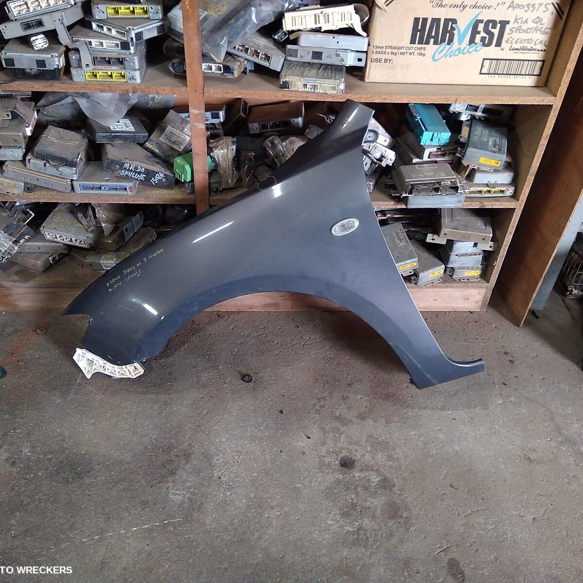 2006 MAZDA 3 Left Guard