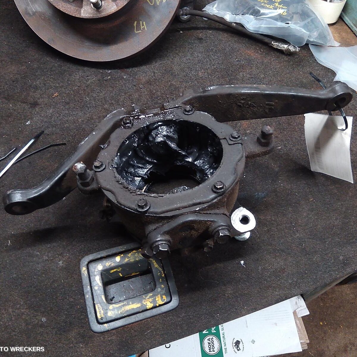 2020 TOYOTA LANDCRUISER Swivel Hub