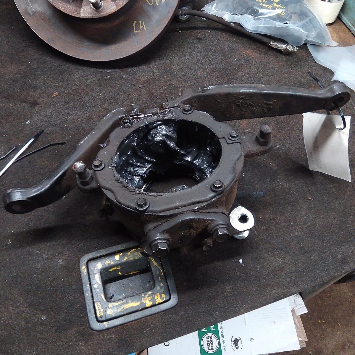 2020 TOYOTA LANDCRUISER SWIVEL HUB