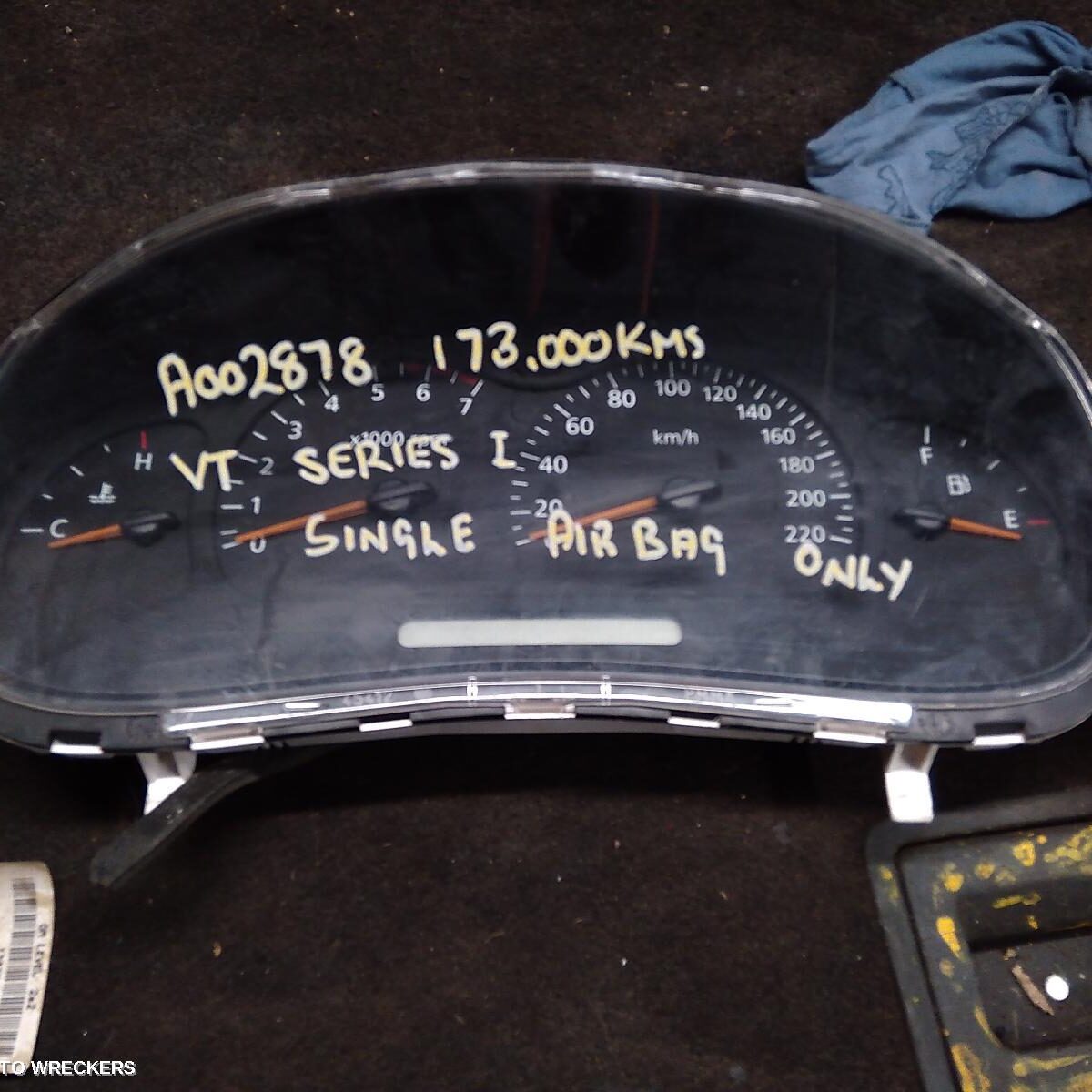 1999 HOLDEN COMMODORE Instrument Cluster