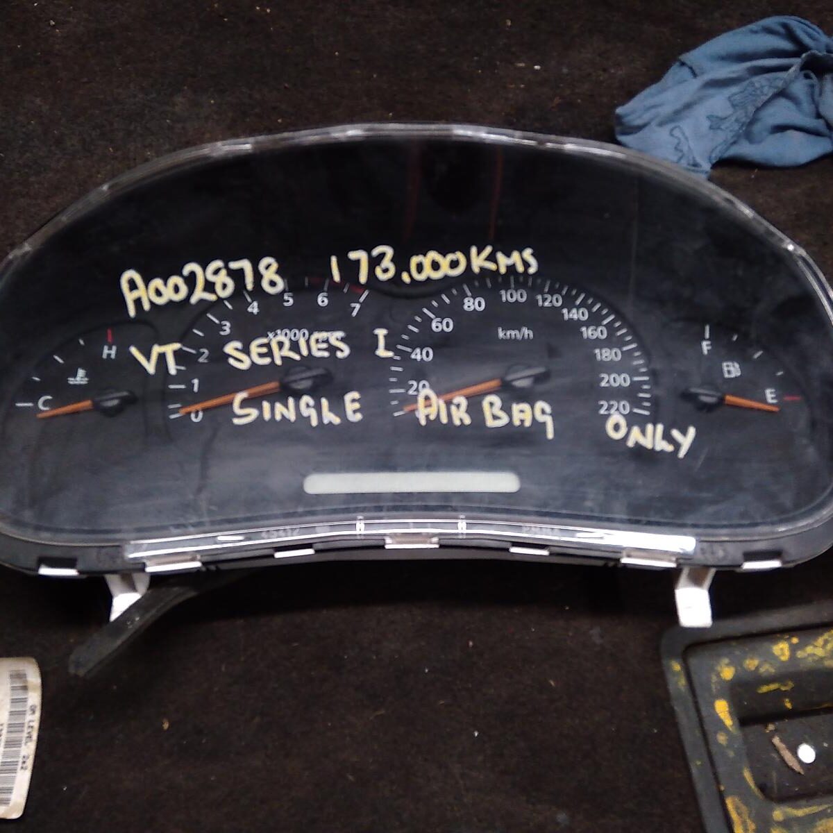 1999 HOLDEN COMMODORE INSTRUMENT CLUSTER