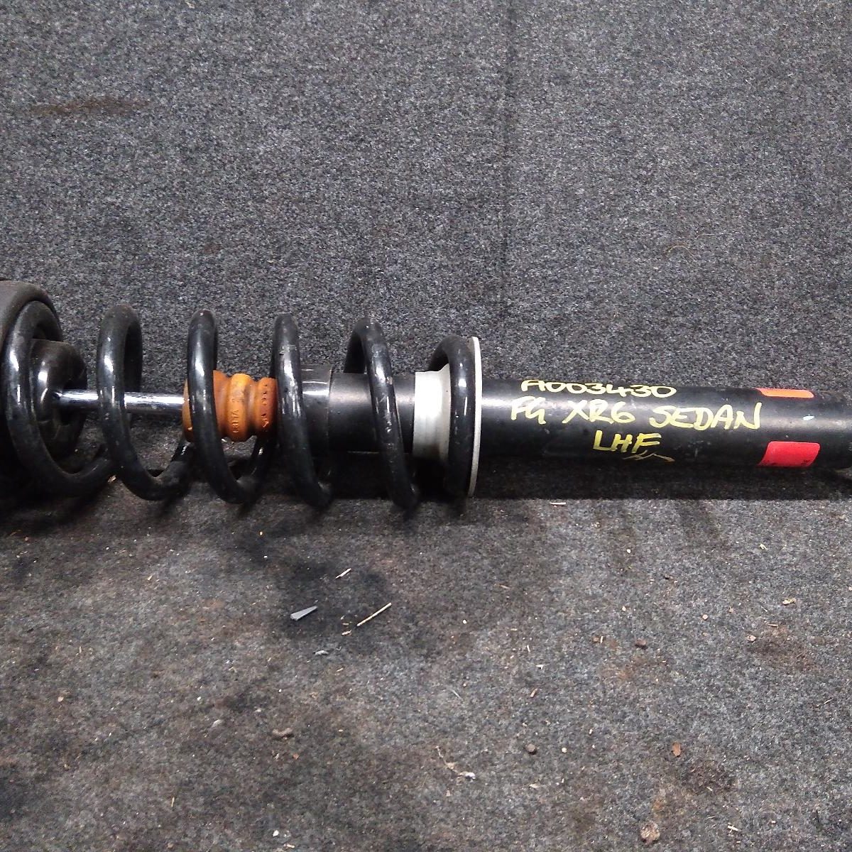 2010 FORD FALCON LEFT FRONT STRUT