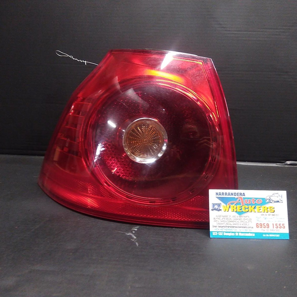 2006 VOLKSWAGEN GOLF LEFT TAILLIGHT