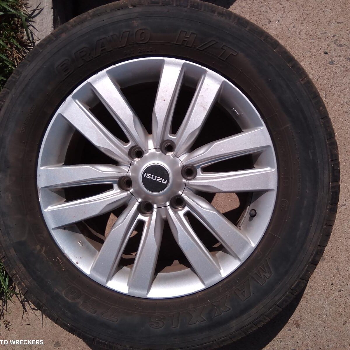 2019 ISUZU MU-X Wheel Mag