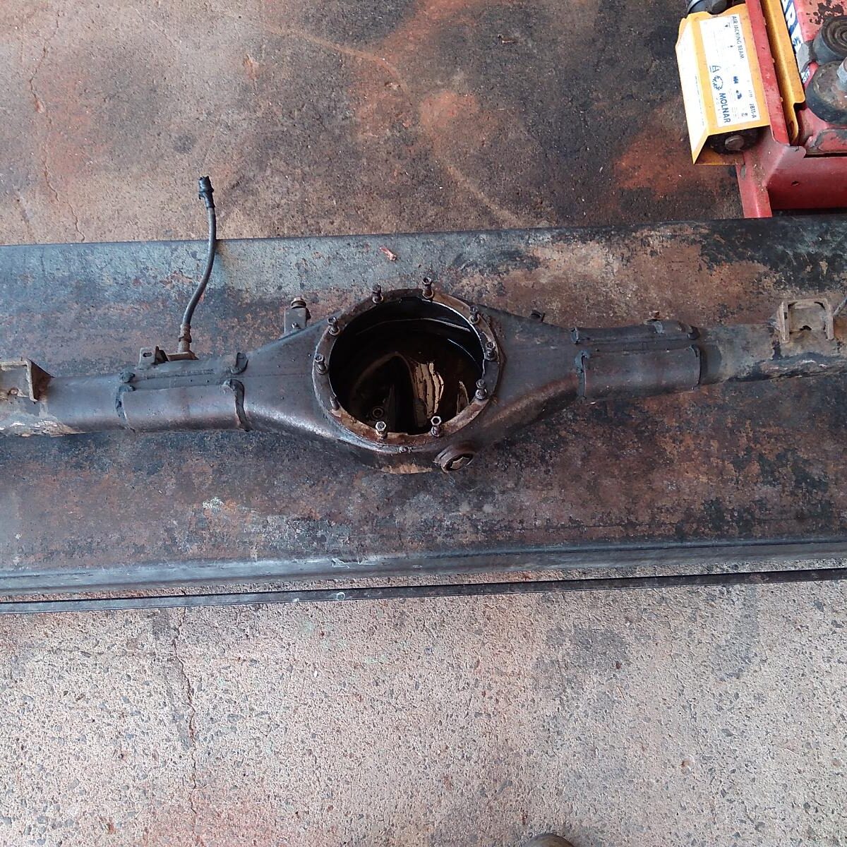 2002 TOYOTA HILUX REAR DIFF HOUSING