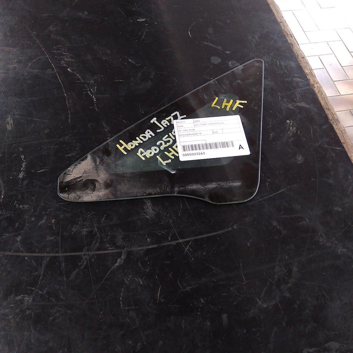 2005 HONDA JAZZ Left Front 1/4 Door Glass