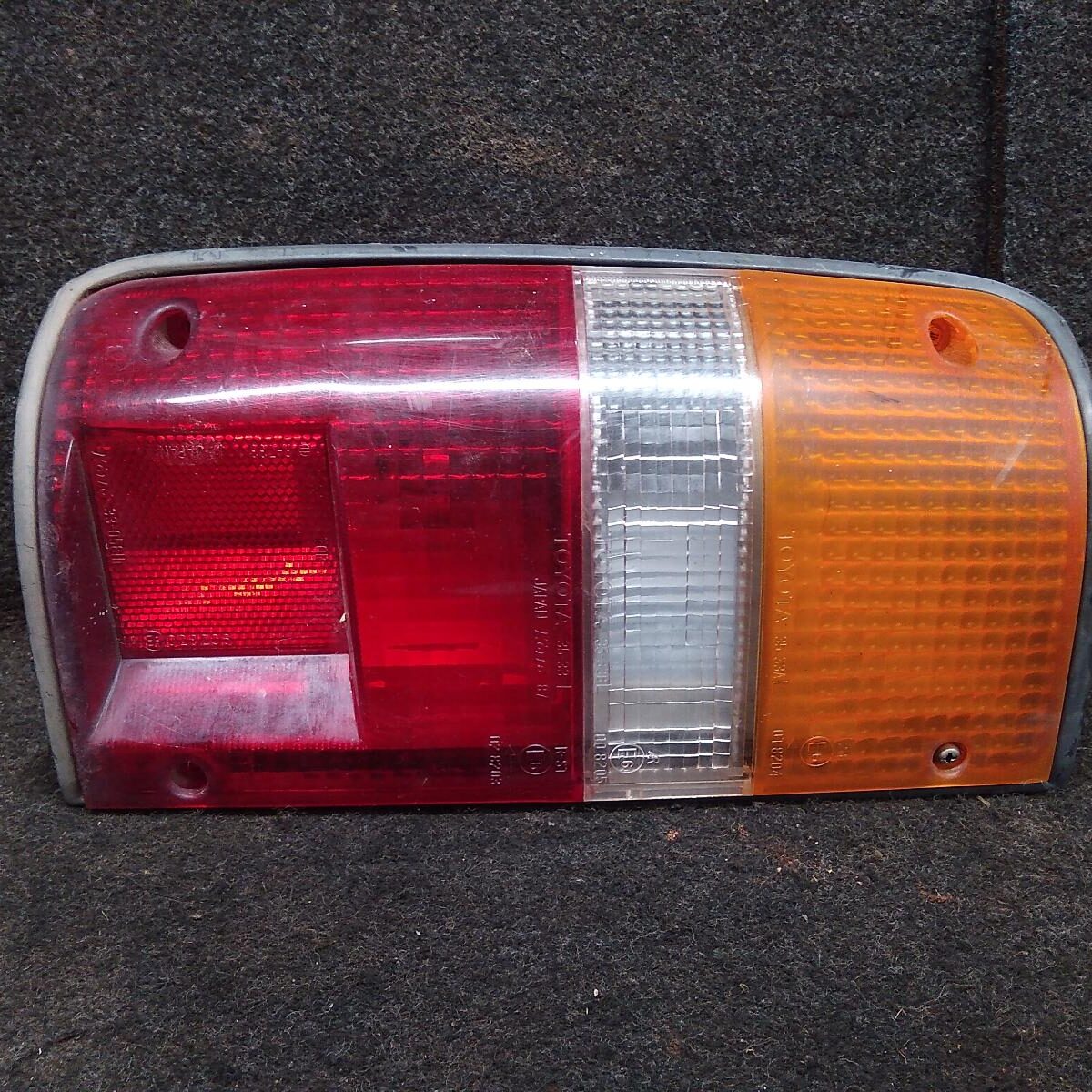 1997 TOYOTA HILUX LEFT TAILLIGHT