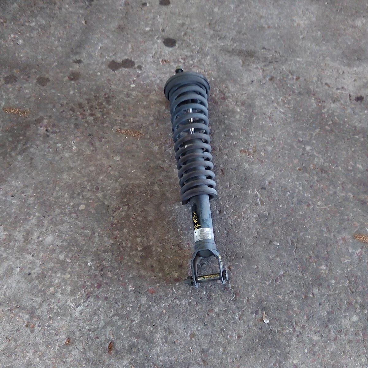 2004 FORD FALCON RIGHT FRONT STRUT