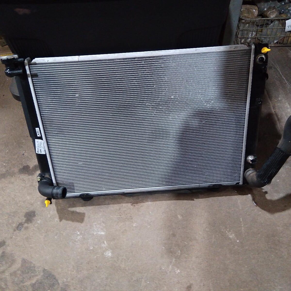2006 LEXUS RX SERIES RADIATOR