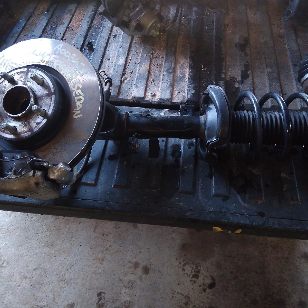 2011 FORD FOCUS RIGHT FRONT STRUT