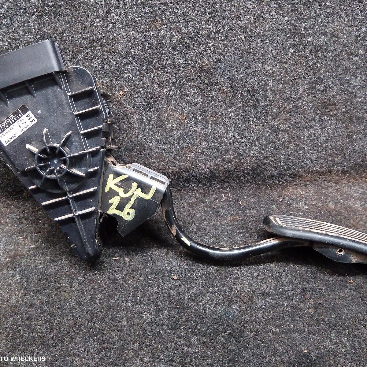 2011 TOYOTA HILUX Pedal Assembly