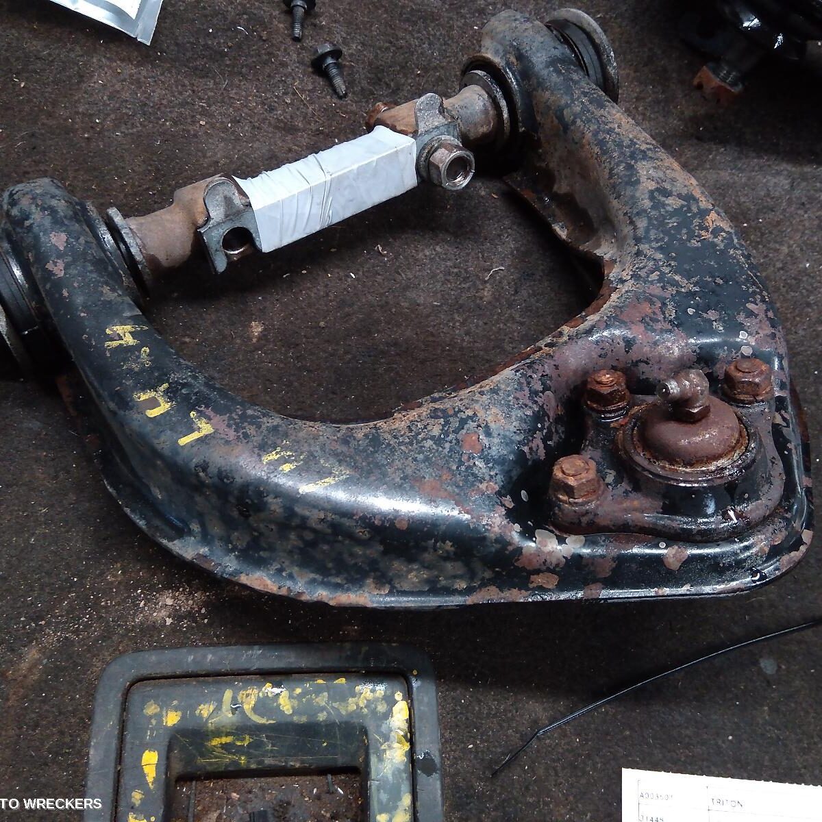 2002 MITSUBISHI TRITON Left Front Upper Control Arm