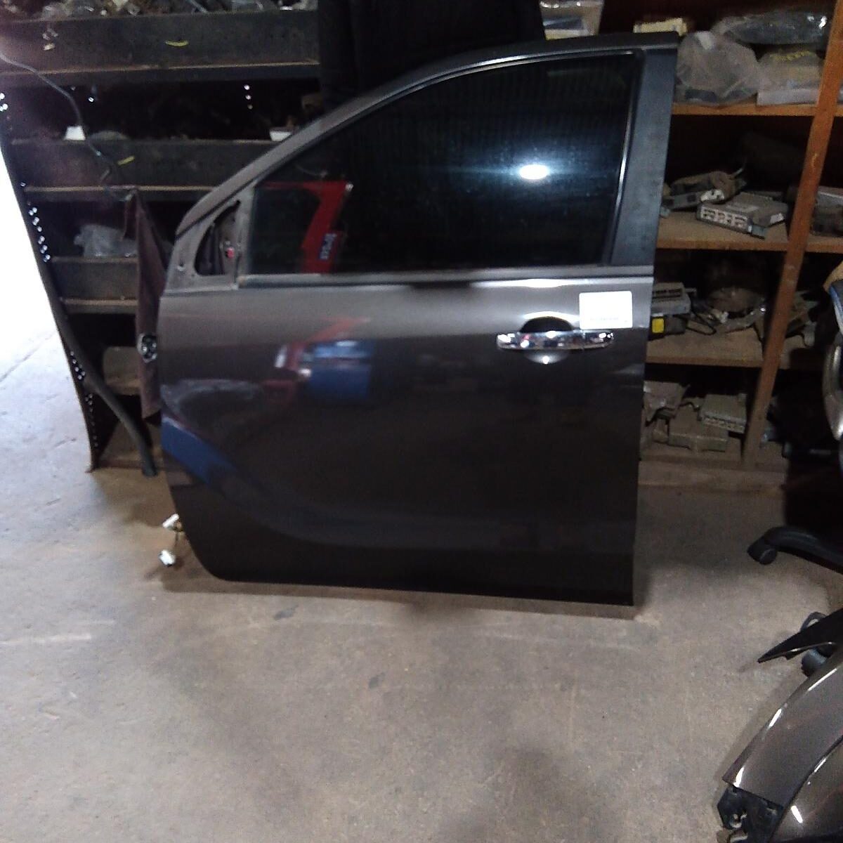 2016 MAZDA BT50 Left Front Door