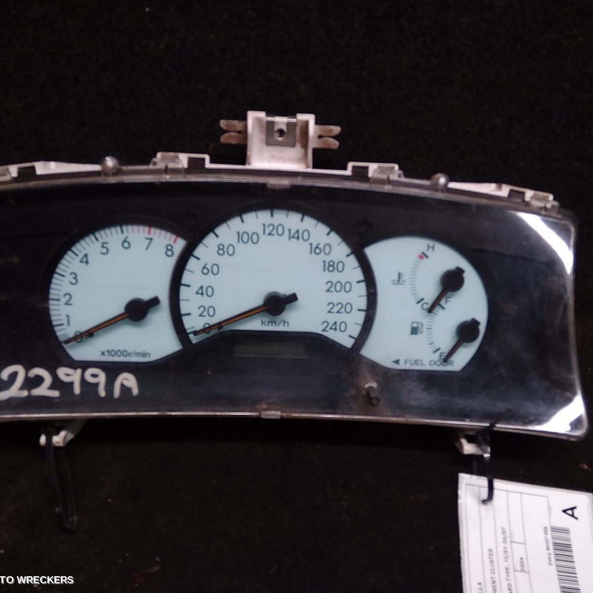 2004 TOYOTA COROLLA Instrument Cluster