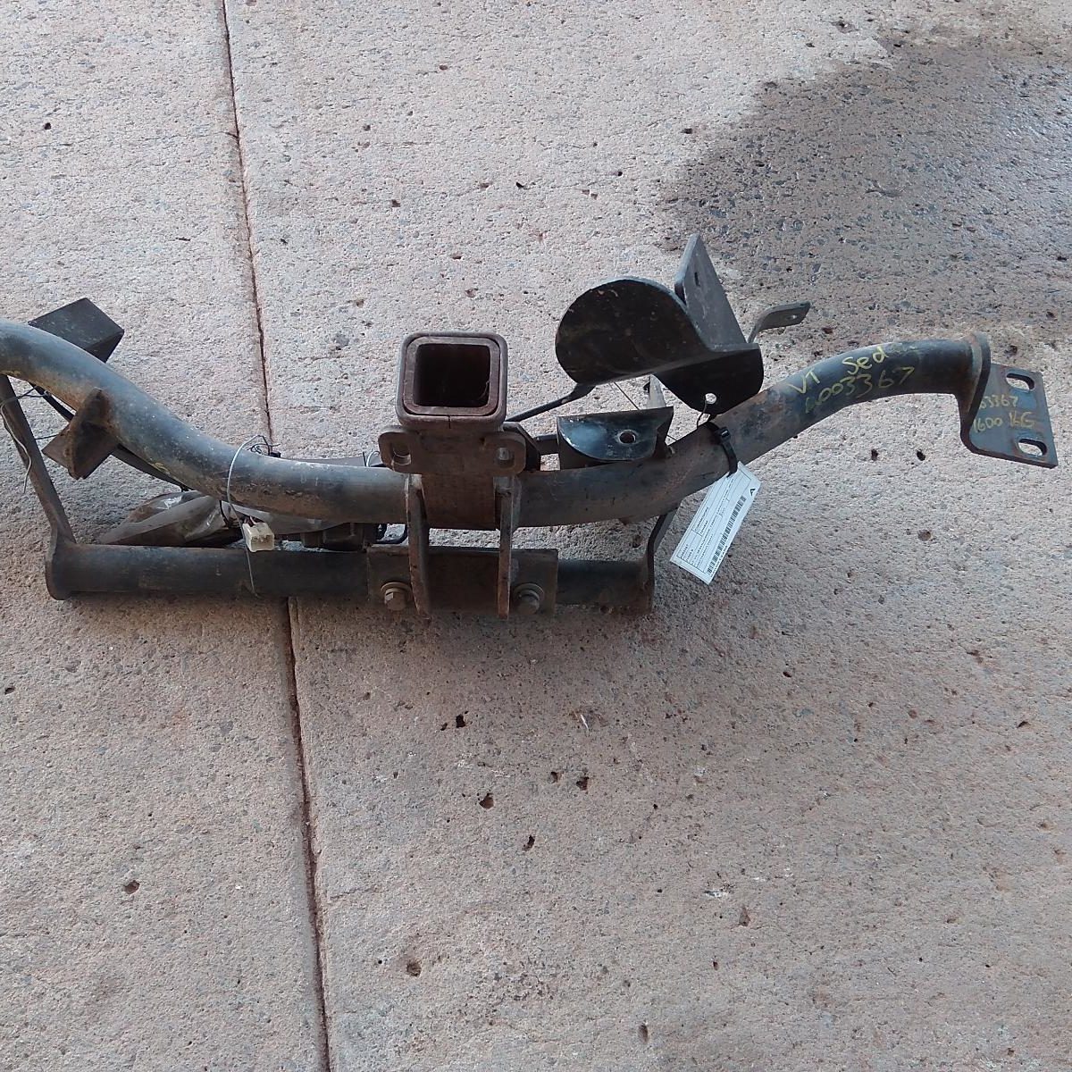 1999 HOLDEN COMMODORE TOWBAR