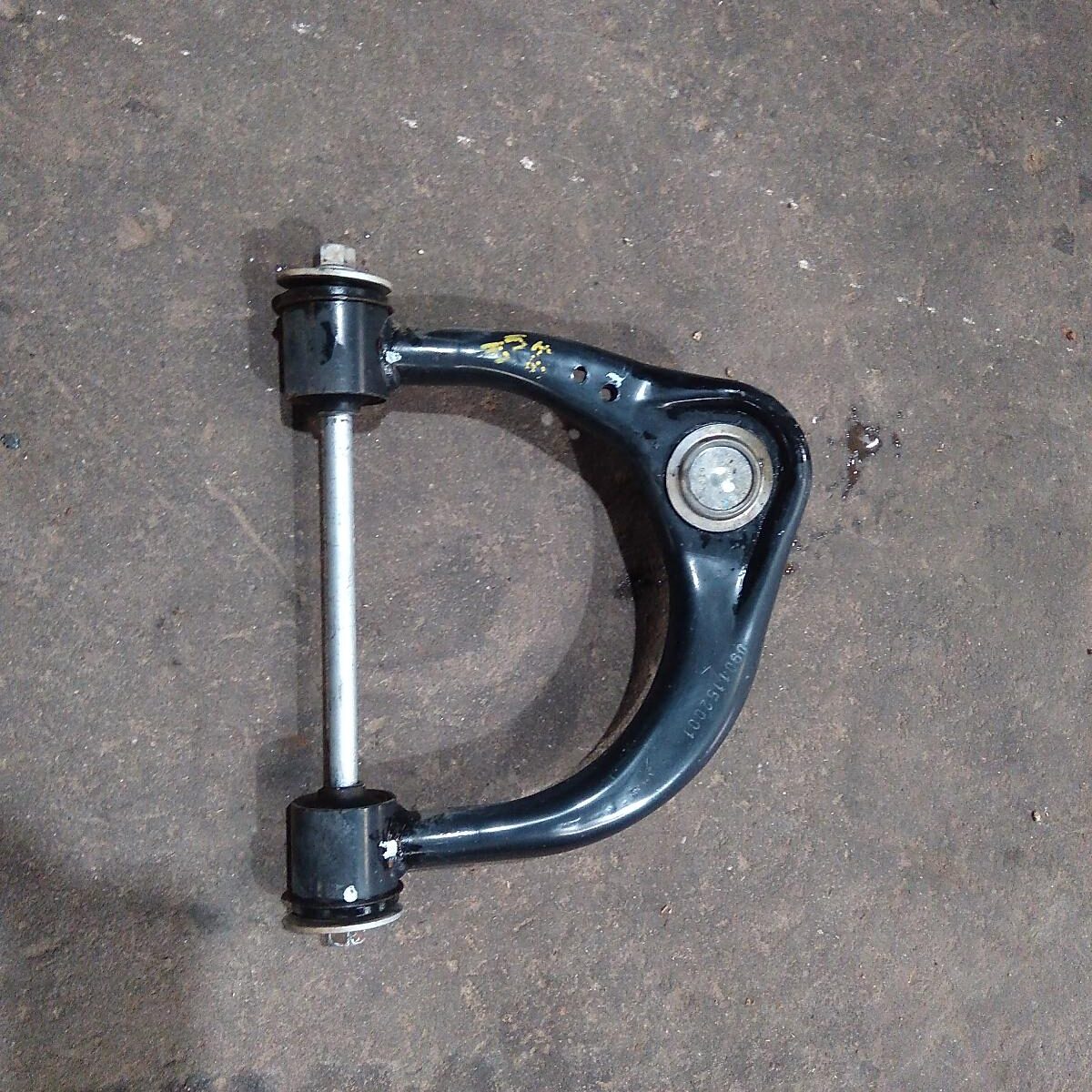 2015 TOYOTA HILUX LEFT FRONT UPPER CONTROL ARM