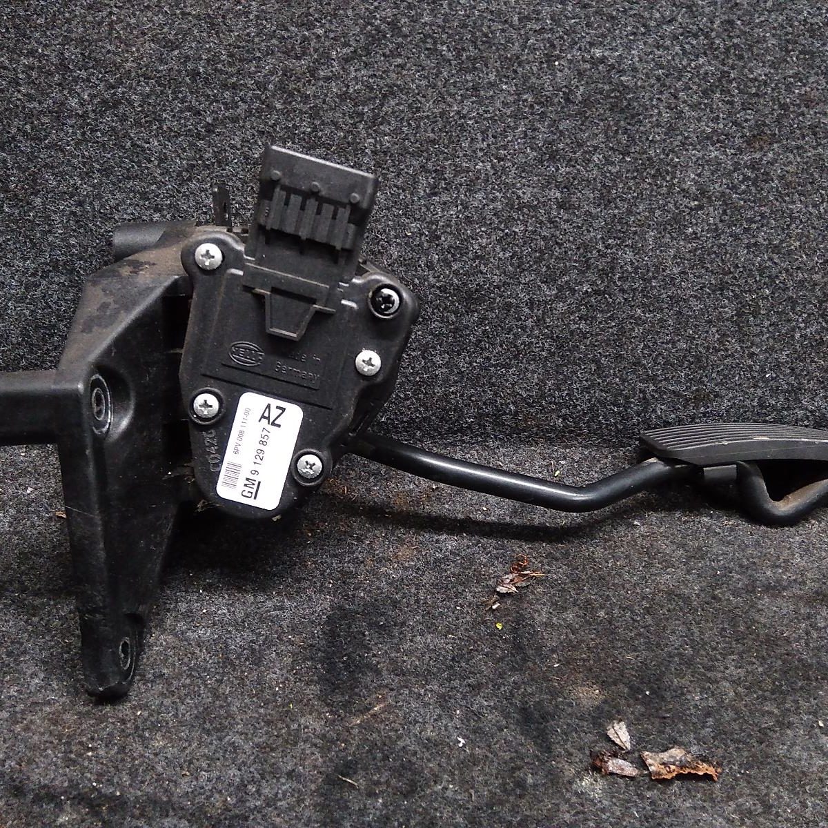 2001 HOLDEN BARINA PEDAL ASSEMBLY