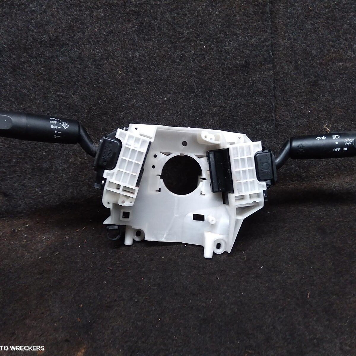 2006 MAZDA 3 Combination Switch