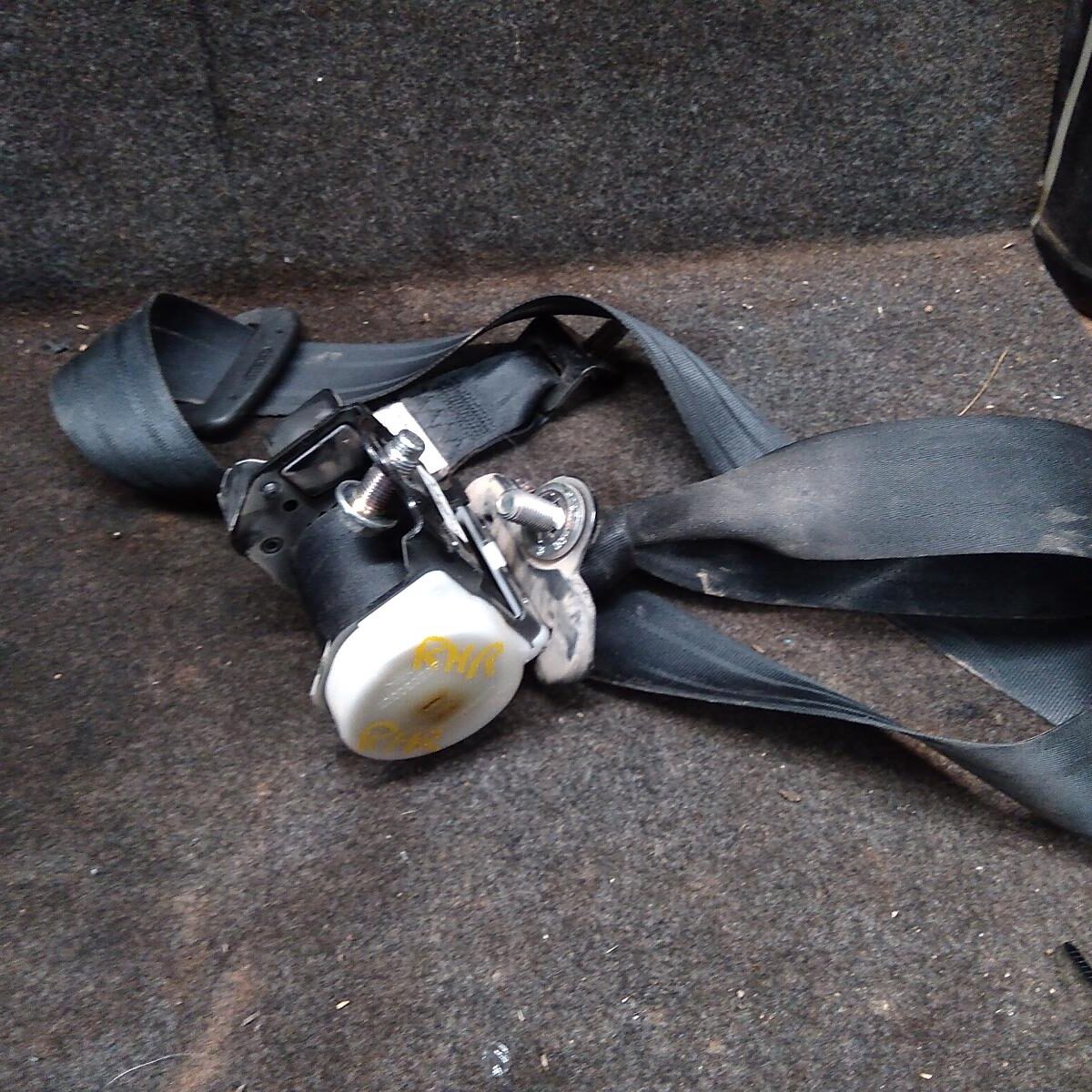 2011 MAZDA 2 SEATBELT/STALK