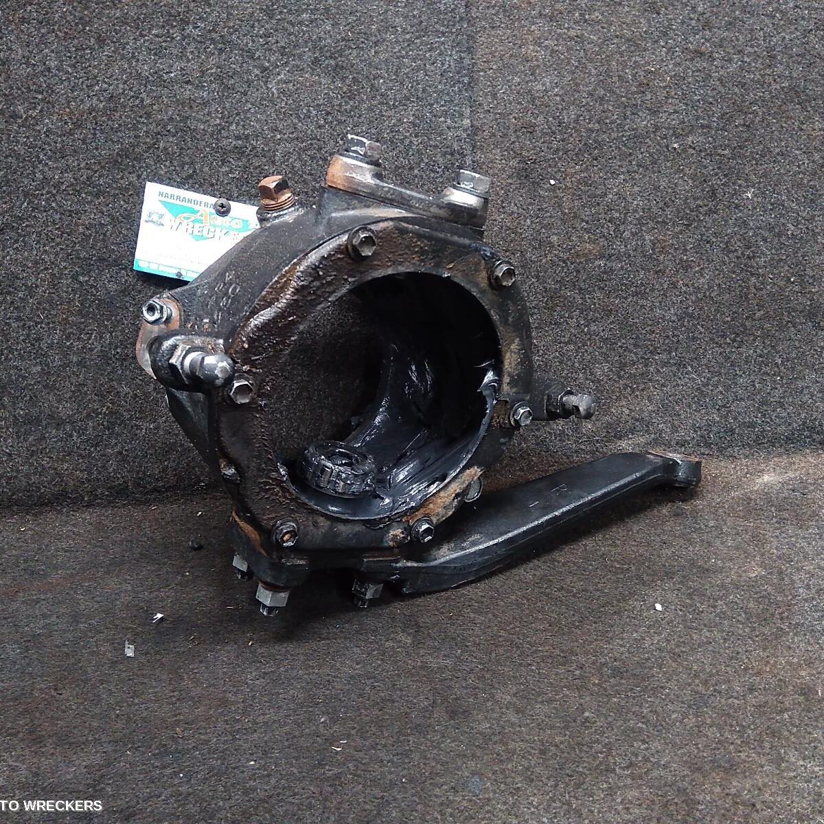 2023 TOYOTA LANDCRUISER Swivel Hub
