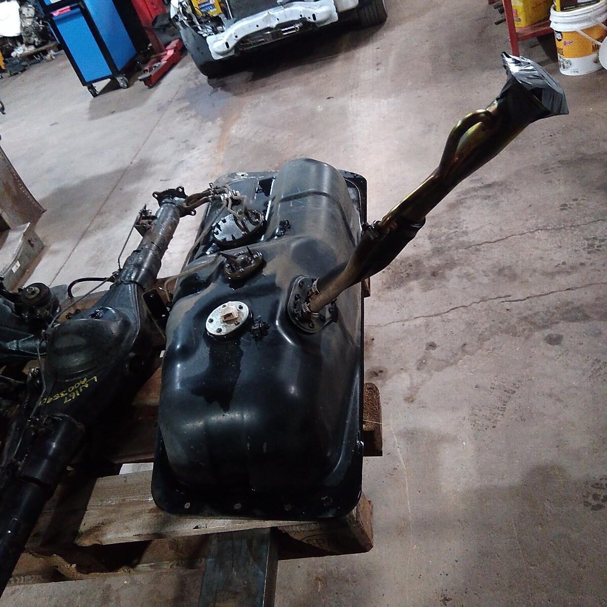 1999 TOYOTA HILUX Fuel Tank