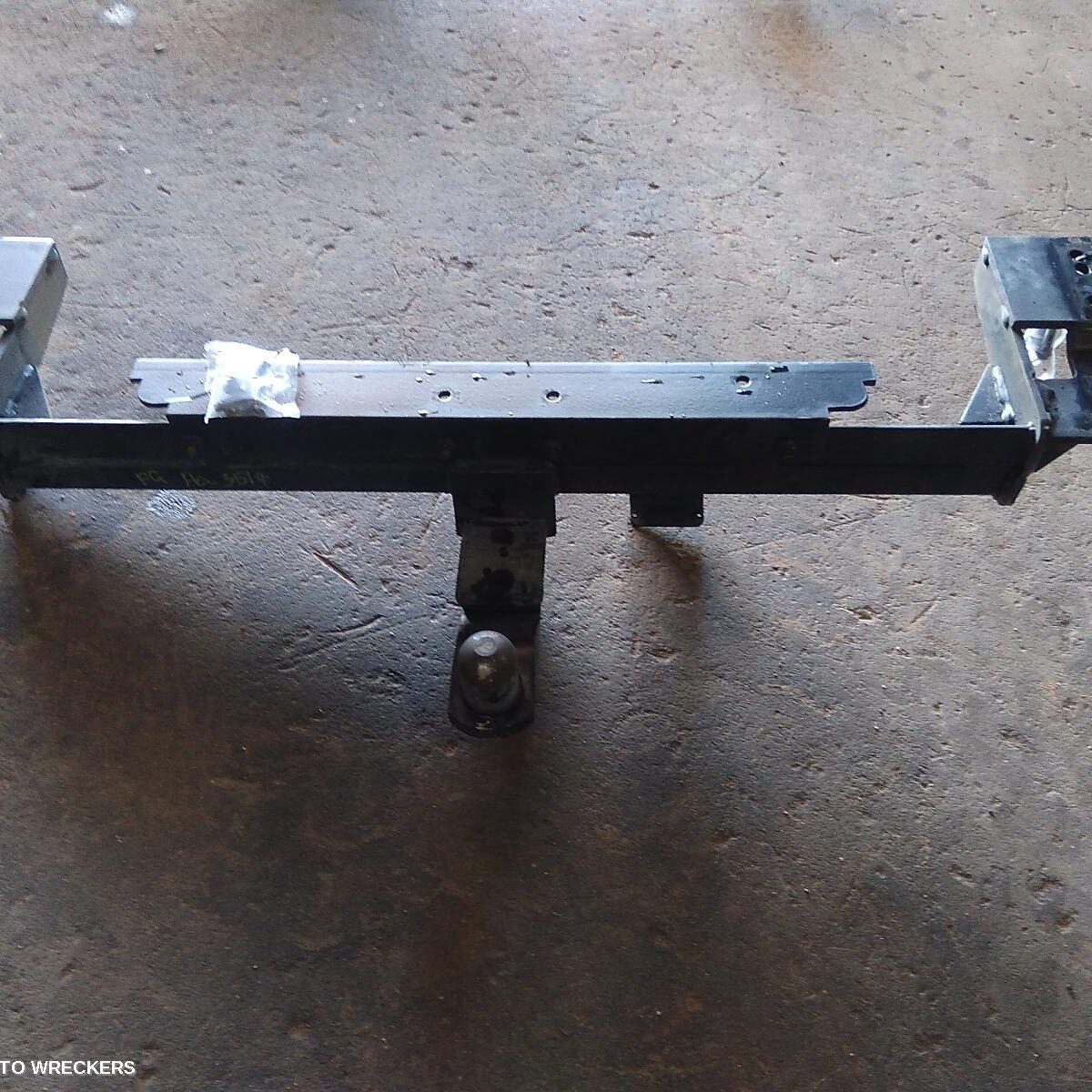 2010 FORD FALCON Towbar