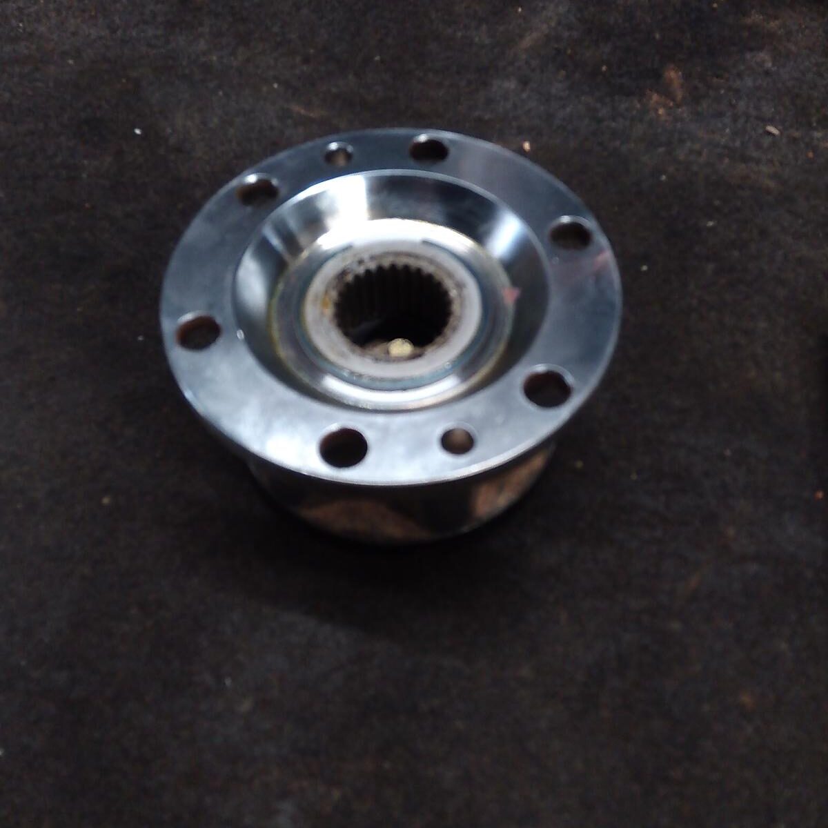 2001 TOYOTA HILUX FREEWHL/LOCKING HUB