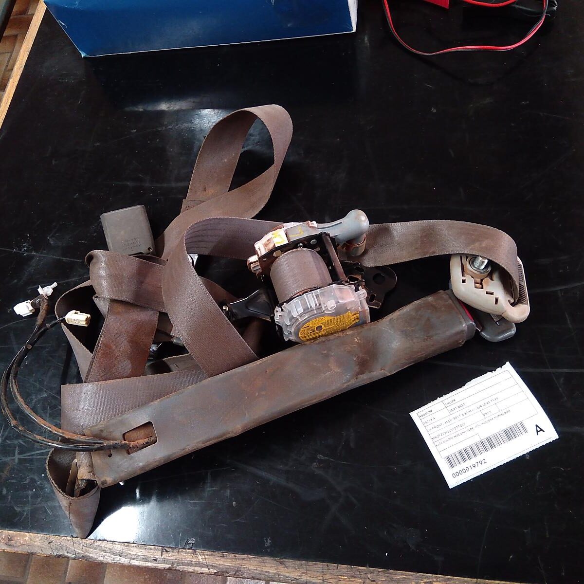2013 TOYOTA HILUX SEATBELT/STALK