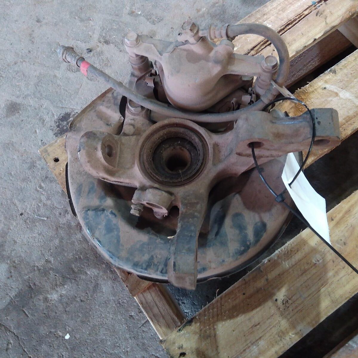 1995 TOYOTA COROLLA RIGHT FRONT HUB ASSEMBLY