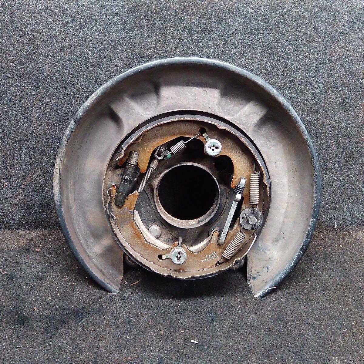 2018 TOYOTA LANDCRUISER BACKING PLATE