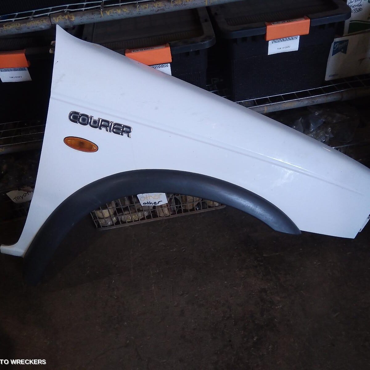 1999 FORD COURIER Right Guard