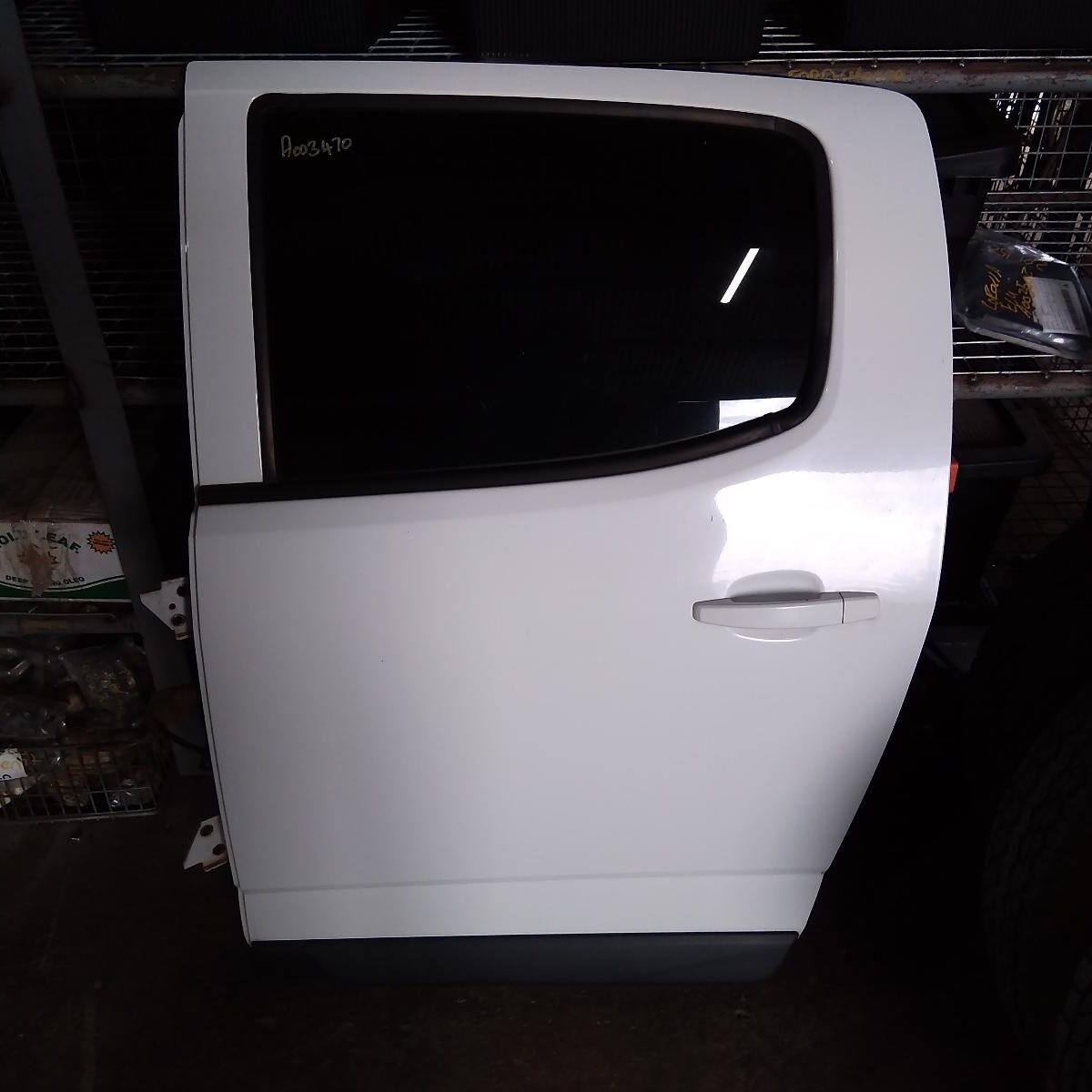 2015 HOLDEN COLORADO LEFT REAR DOOR/SLIDING