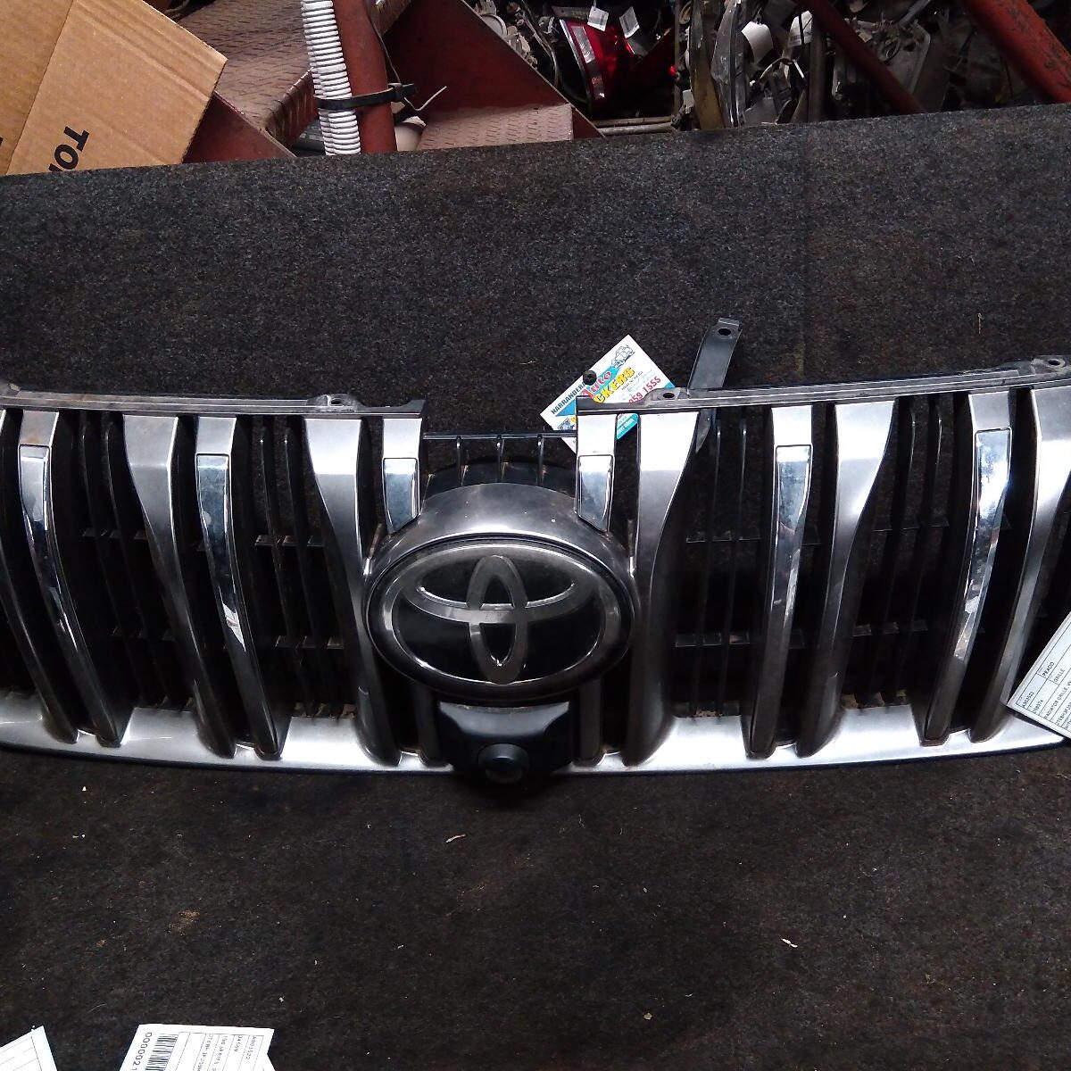 2012 TOYOTA PRADO Grille