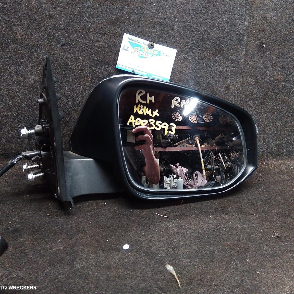 2017 TOYOTA HILUX Right Door Mirror