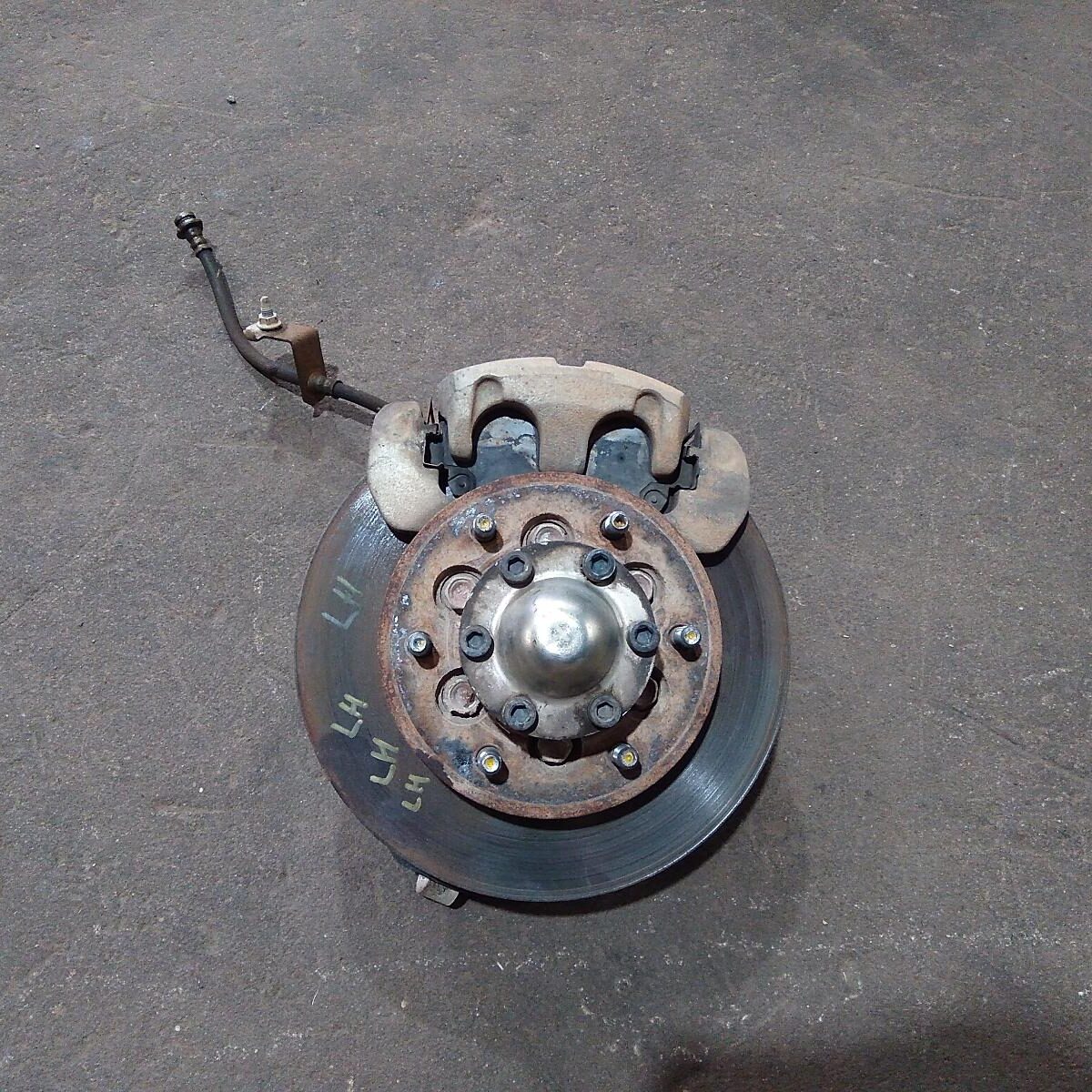 2011 HOLDEN COLORADO LEFT FRONT HUB ASSEMBLY
