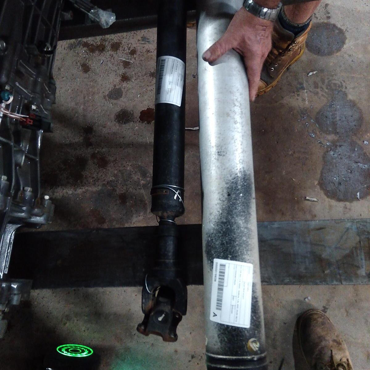 2007 NISSAN NAVARA FRONT PROP SHAFT