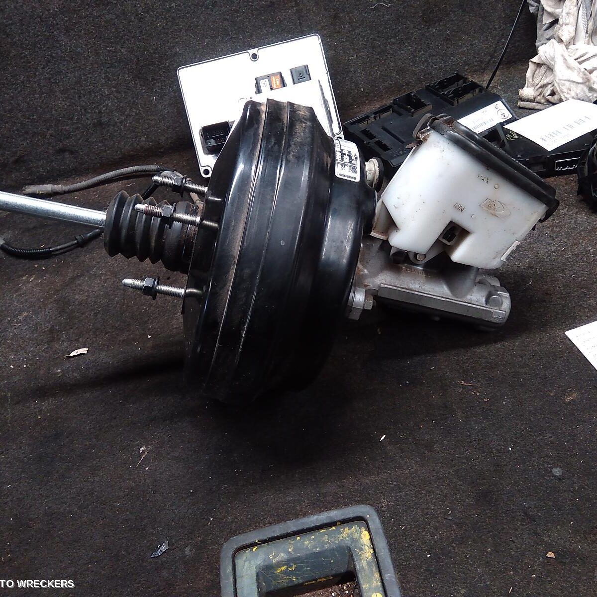 2010 FORD FALCON Brake Booster