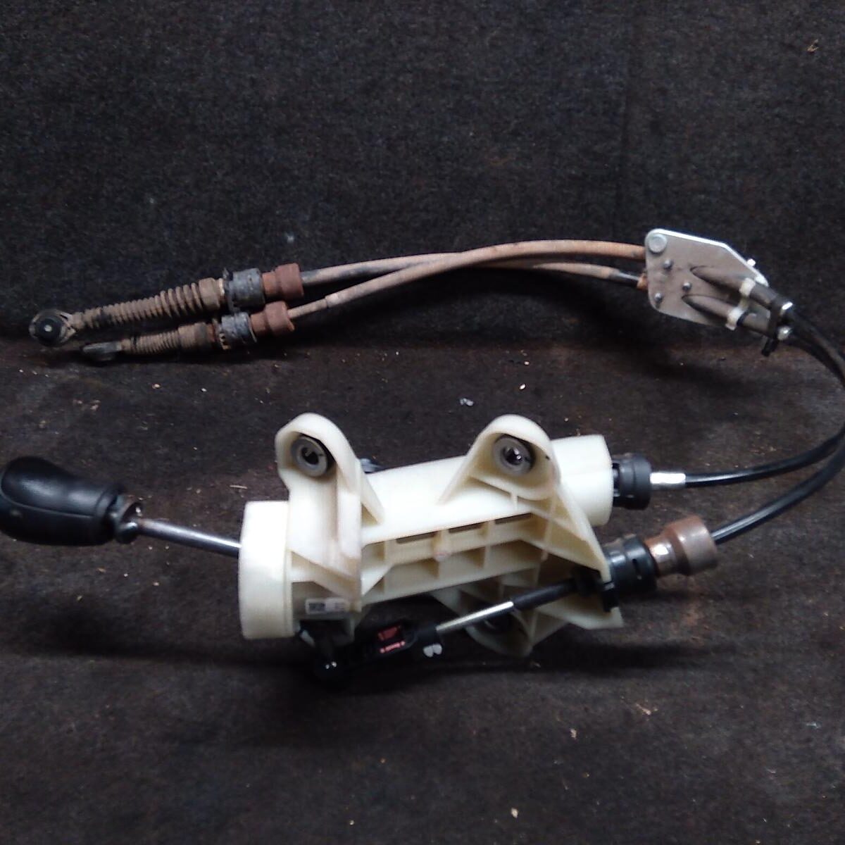 2011 MAZDA 2 GEAR STICK/SHIFTER